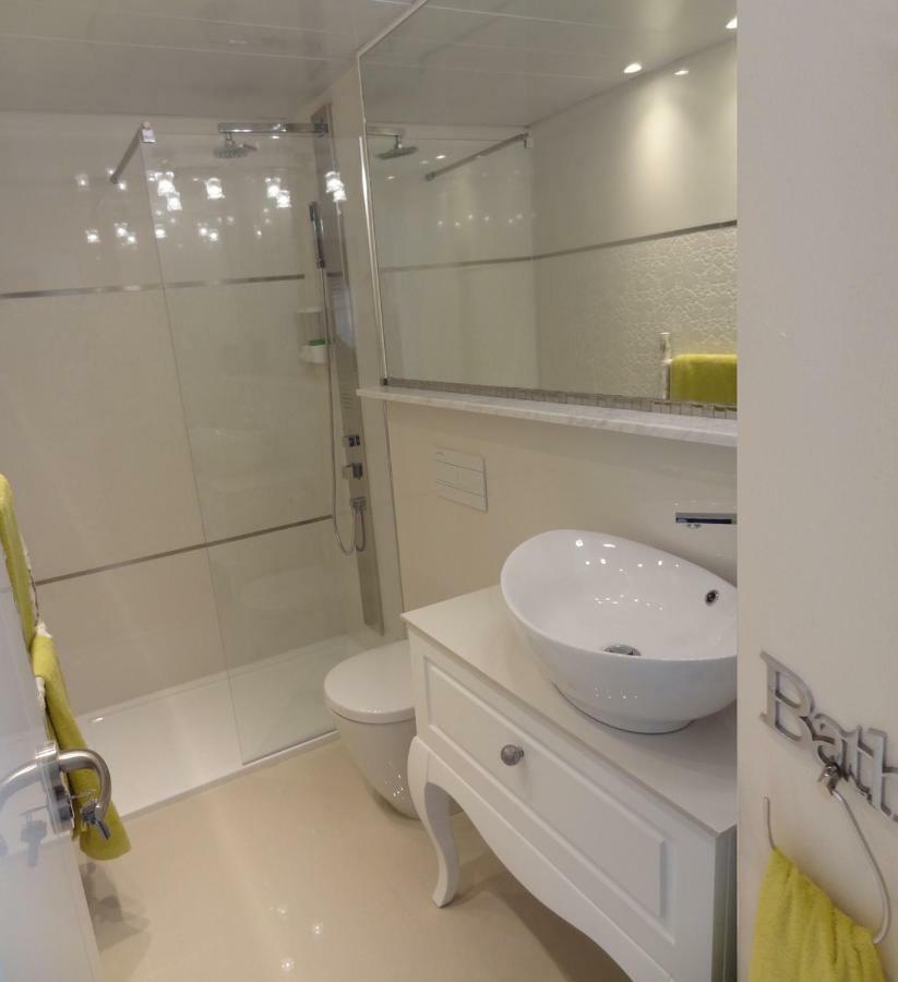 Infostays Maria Zambrano Malaga Luaran gambar