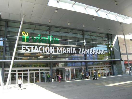 Infostays Maria Zambrano Malaga Luaran gambar